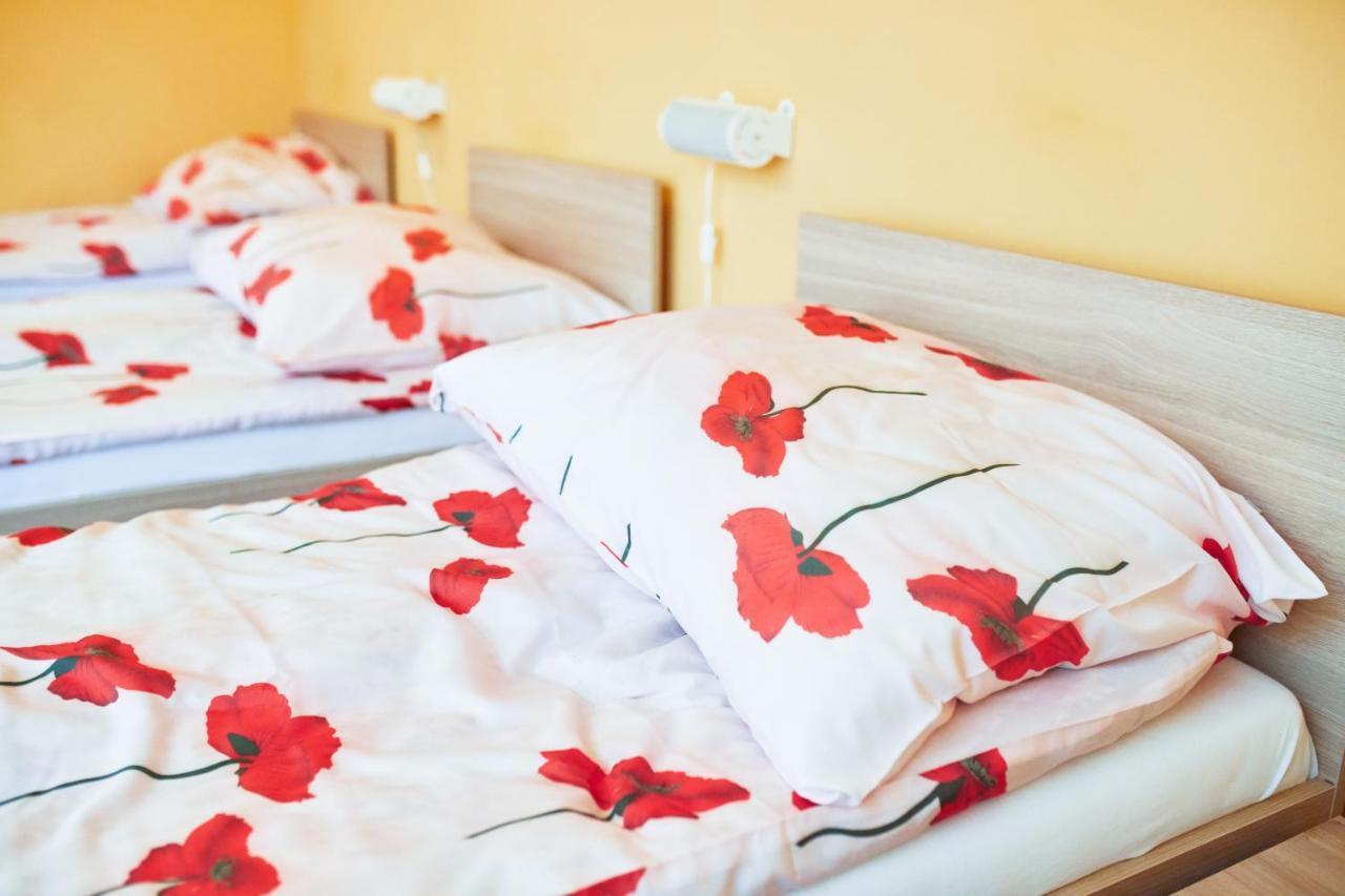 Bed and Breakfast Karczma-Koszwice Экстерьер фото