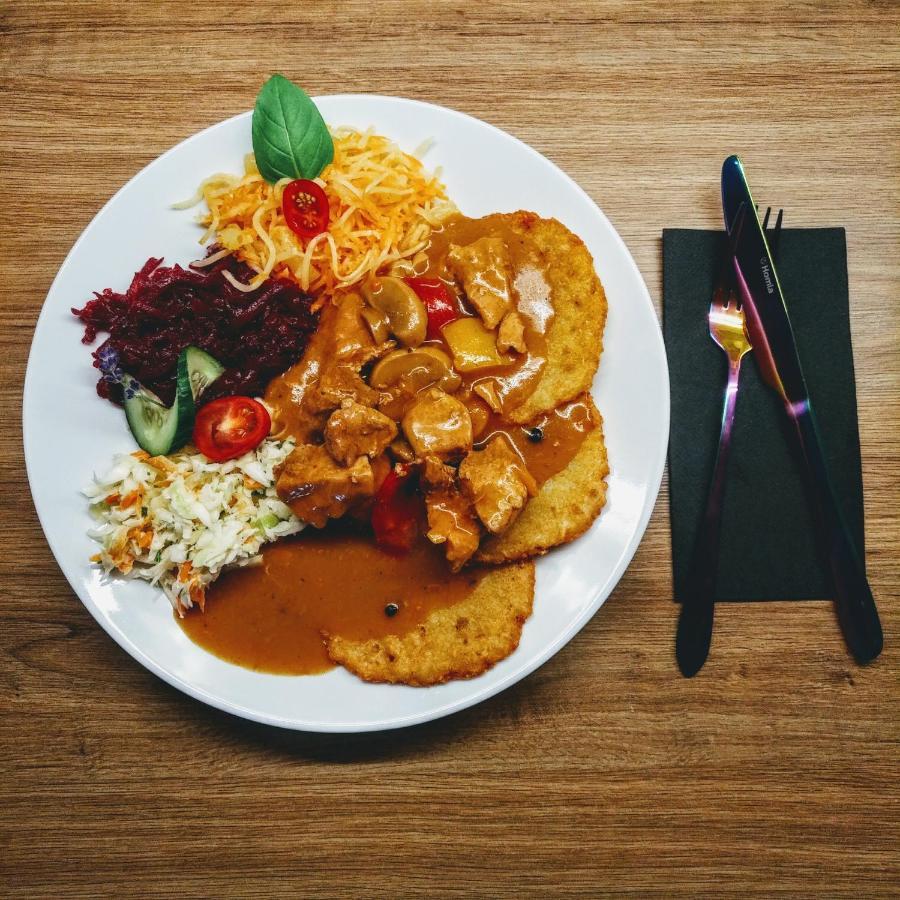 Bed and Breakfast Karczma-Koszwice Экстерьер фото